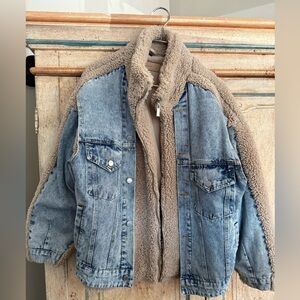 BlankNYC Fuzzy Wuzzy Sherpa/Denim Jacket.
Like New!